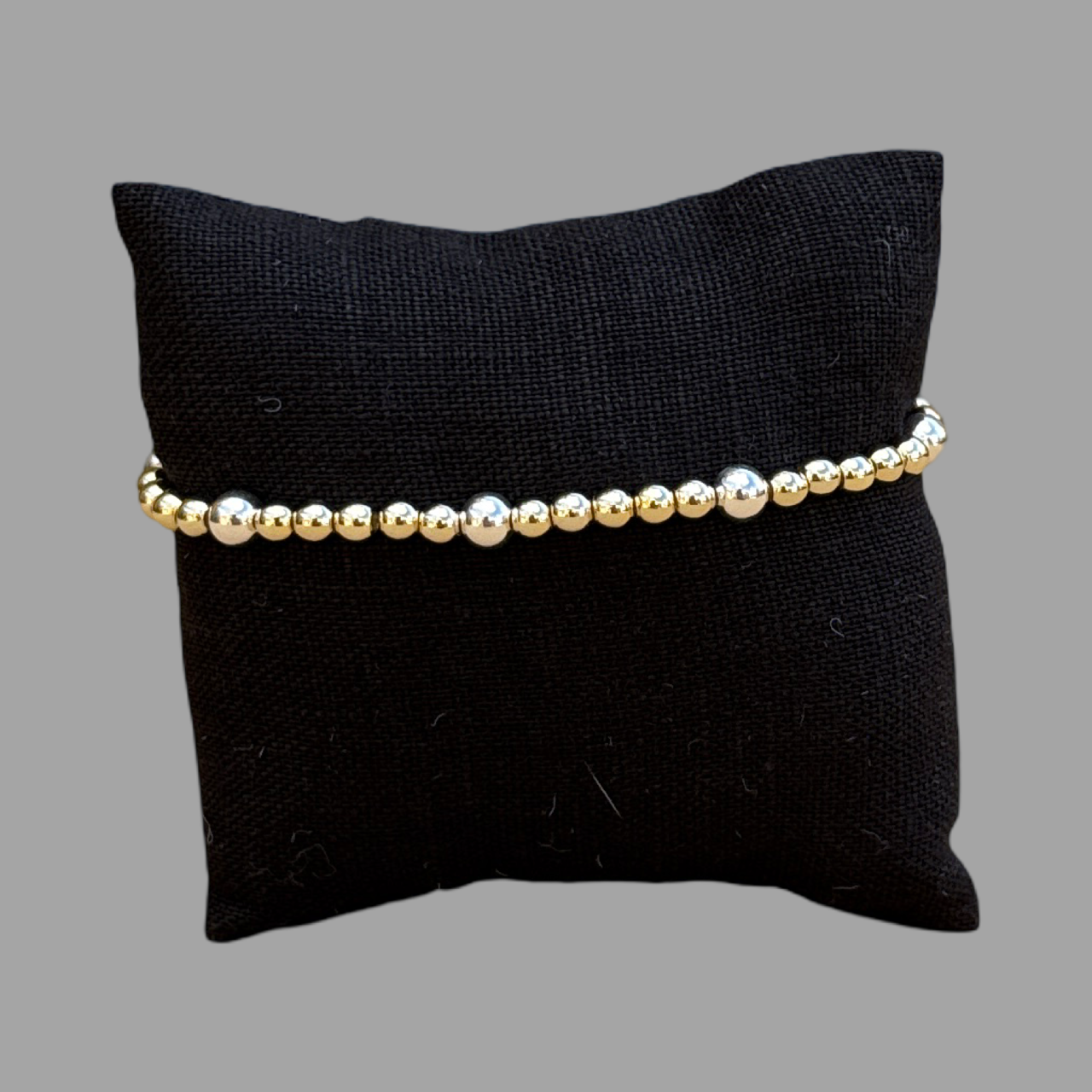 Bracelet - Gold and silver round beaded stretch bracelet