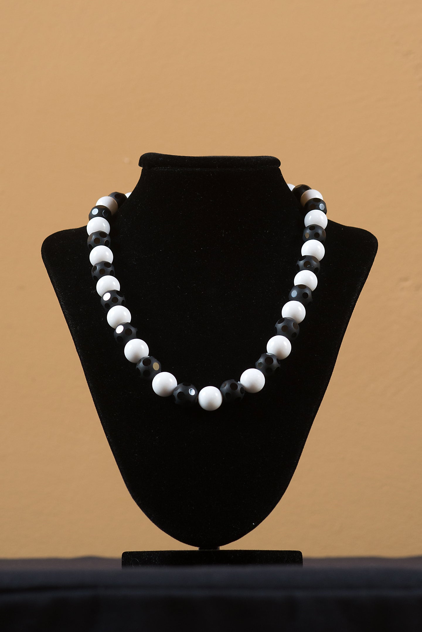Necklace - White Jade, Black Dotted Agate