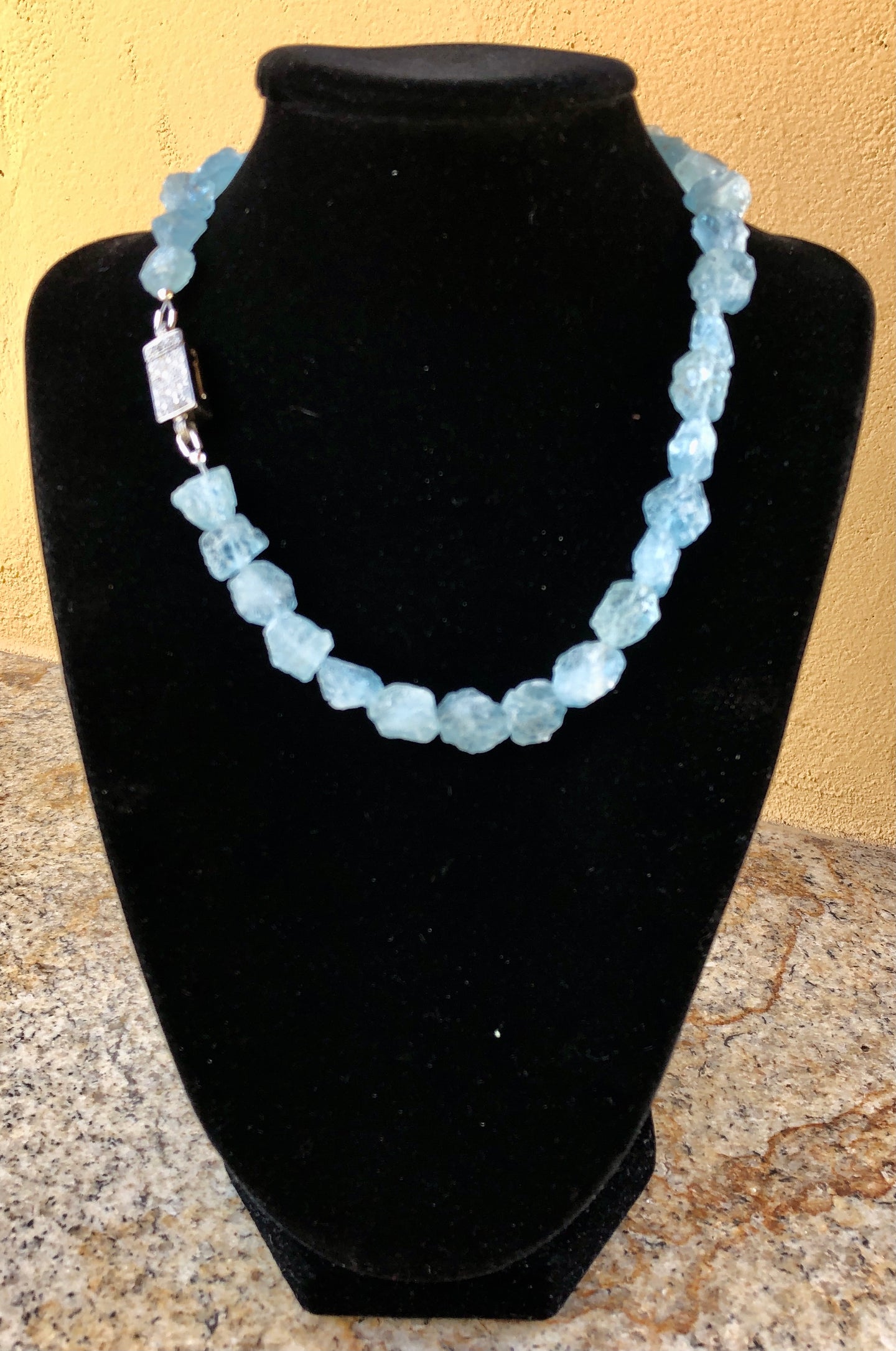 Necklace - Natural aquamarine nuggets/diamonds