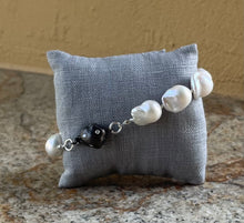 Load image into Gallery viewer, Bracelet - White knotted baroque pearl bracelet with diamond clasp
