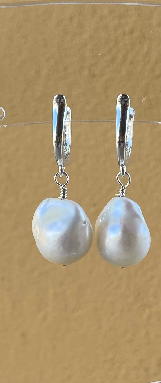 Earrings - Sterling silver with white baroque pearl