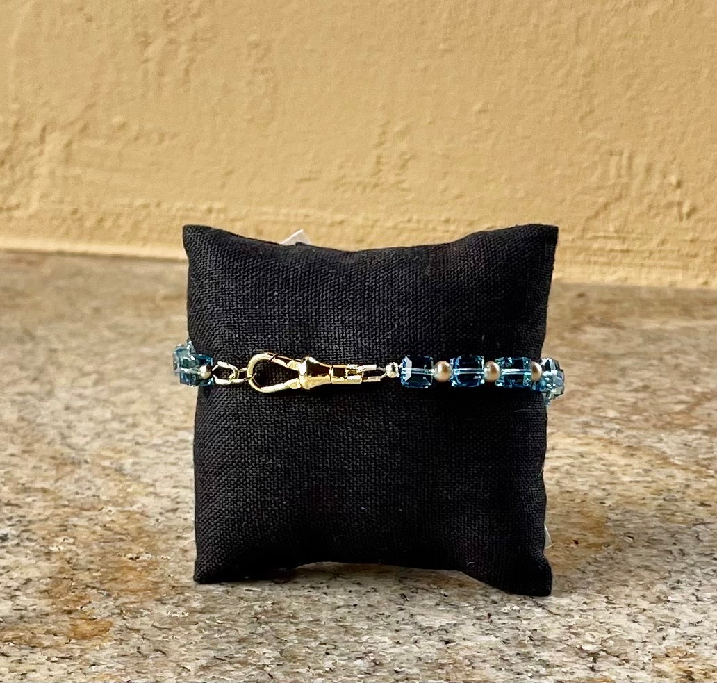 Bracelet - Teal Swarovski crystal bracelet with Swarovski gold pearls
