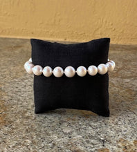 Load image into Gallery viewer, Bracelet - 11mm knotted pearl bracelet with diamond clasp
