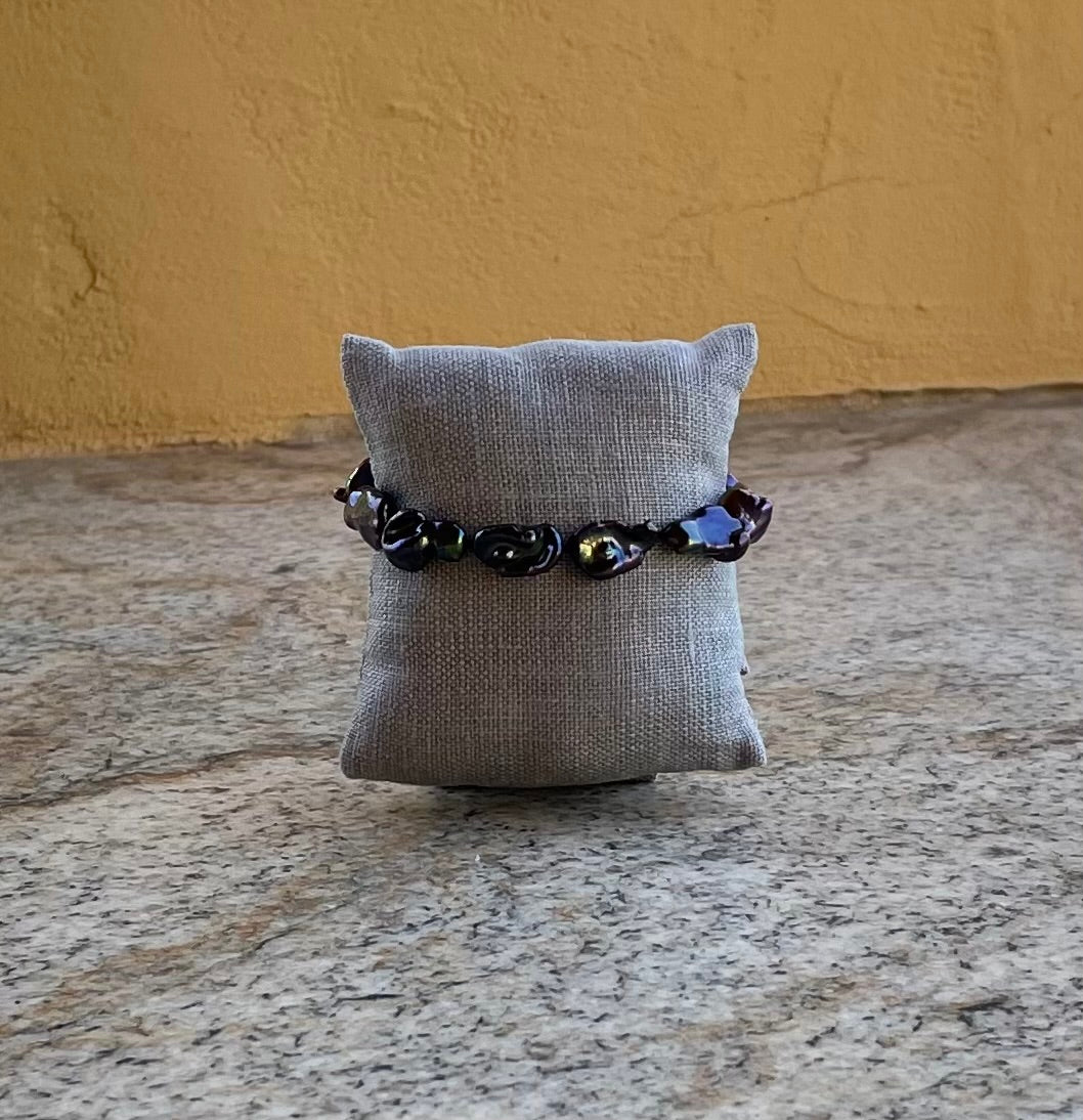 Bracelet - Knotted peacock keshi pearl bracelet